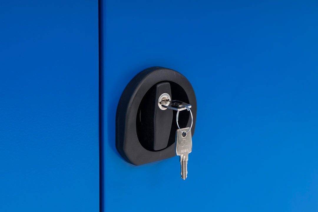 Furni24 Metall Putzmittelschrank–Wäscheschrank aus Stahl mit blauen Türen Zweipunktverriegelung incl. 2 Schlüsseln Kleiderspind Stahl Lagerschrank Werkzeugschrank fertig montiert-Grau 92x195x42cm