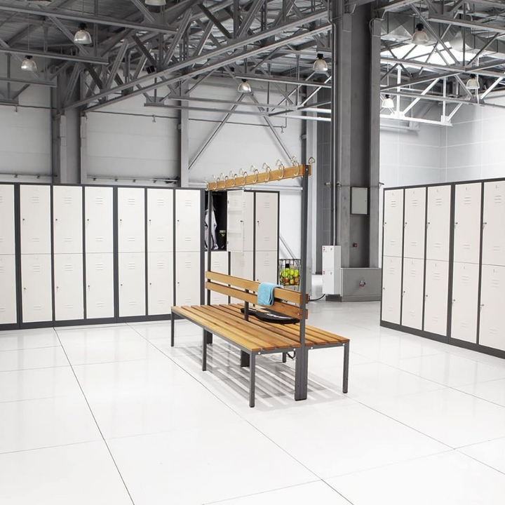 Furni24 Umkleidebank Sitzbank Garderobenbank Sportraum Bank für Fitnessstudio Buche Echtholz (2-seitig) doppelseitig mit Garderobenhaken und Schuhrost/Schuhablage 150 cm x 170 cm x 85 cm