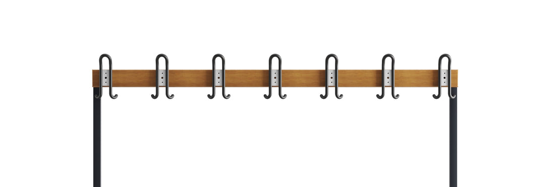 Furni24 Einseitige Umkleidesitzbank 150x43x170 cm mit 4 Füßen ohne Schuhrost, Garderobe mit lackierter Hartholz-Sitzbank und Stahlrahmen, Umkleidebank mit Hakenleiste, 7 Haken, TÜV/GS getestet