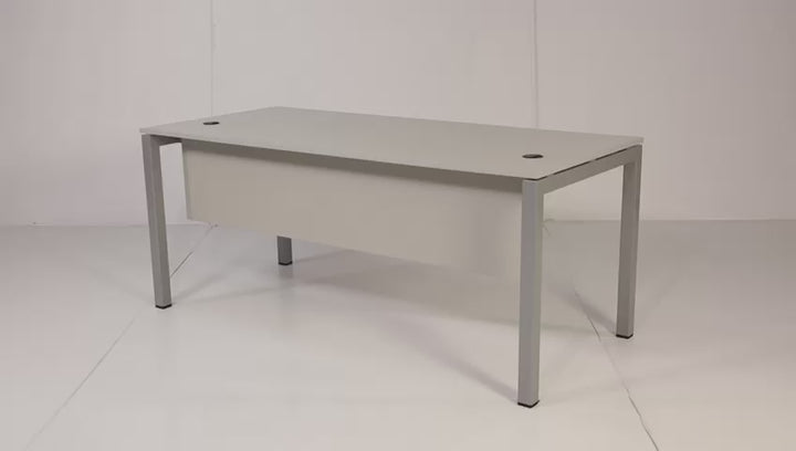 Schreibtisch Tetra, 160 x 80 x 75 cm, grau Dekor/silber RAL 9006